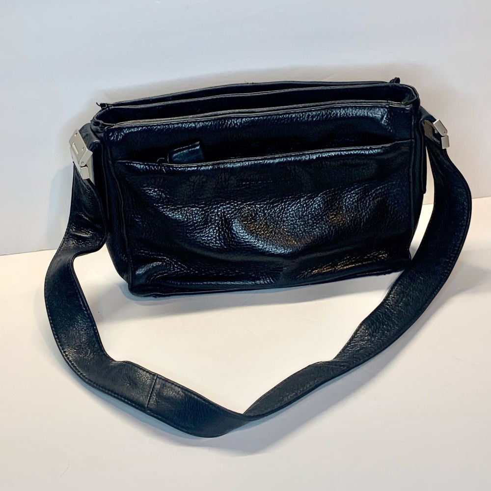 EUC Black Leather Kenneth Cole‎ Purse